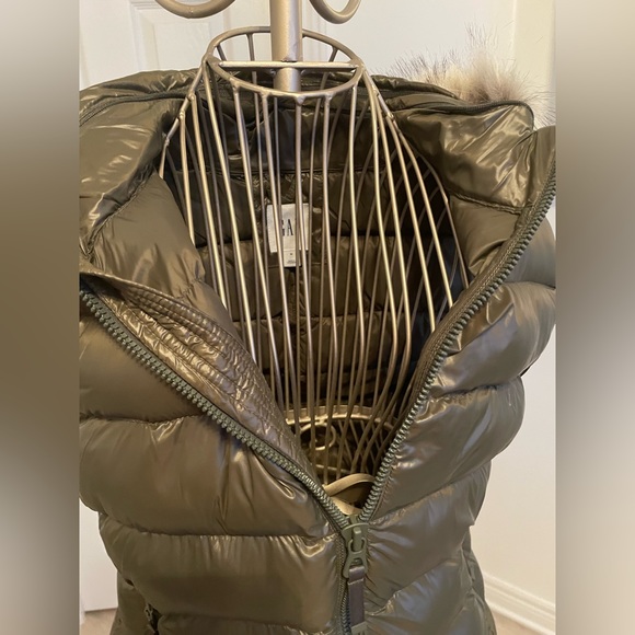 Green Gap puffer vest - Picture 7 of 9